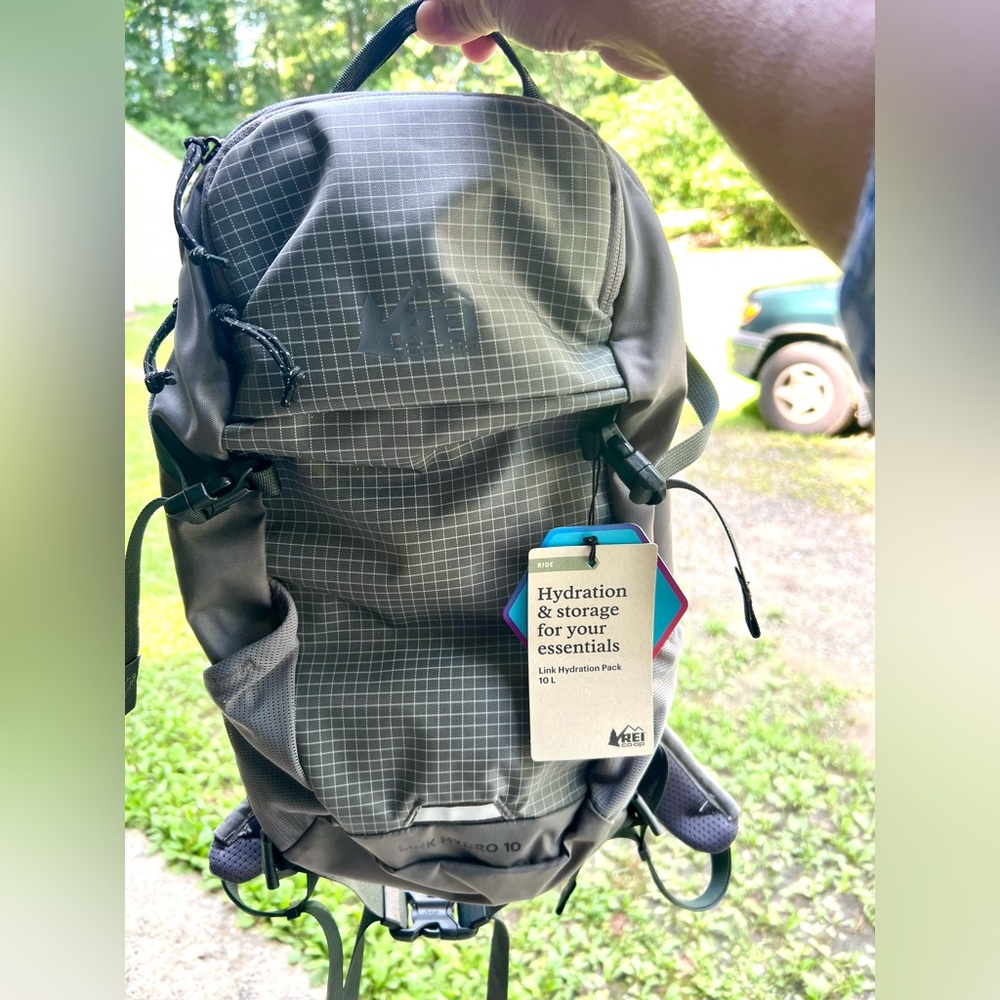 NWT 🎒REI Link Hydro10L Gray Hydration Backpack